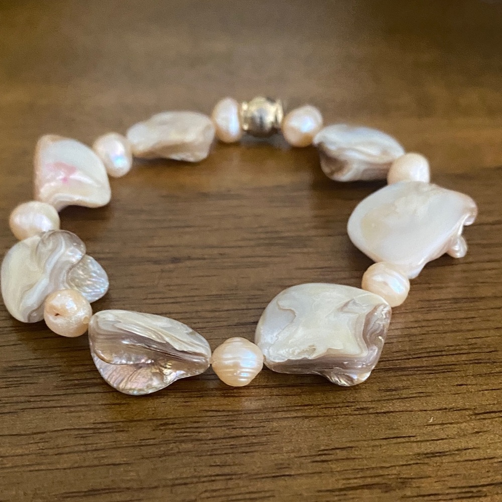 Elegant Pearl and Shell Bracelet
